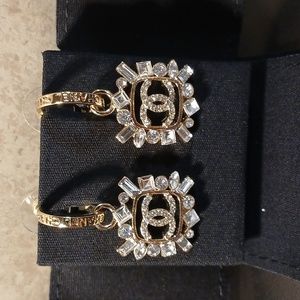 WOMEN'S CHANEL CC LOOP PENDANT CRYSTAL RHINESTONE GOLD TONE LOGO